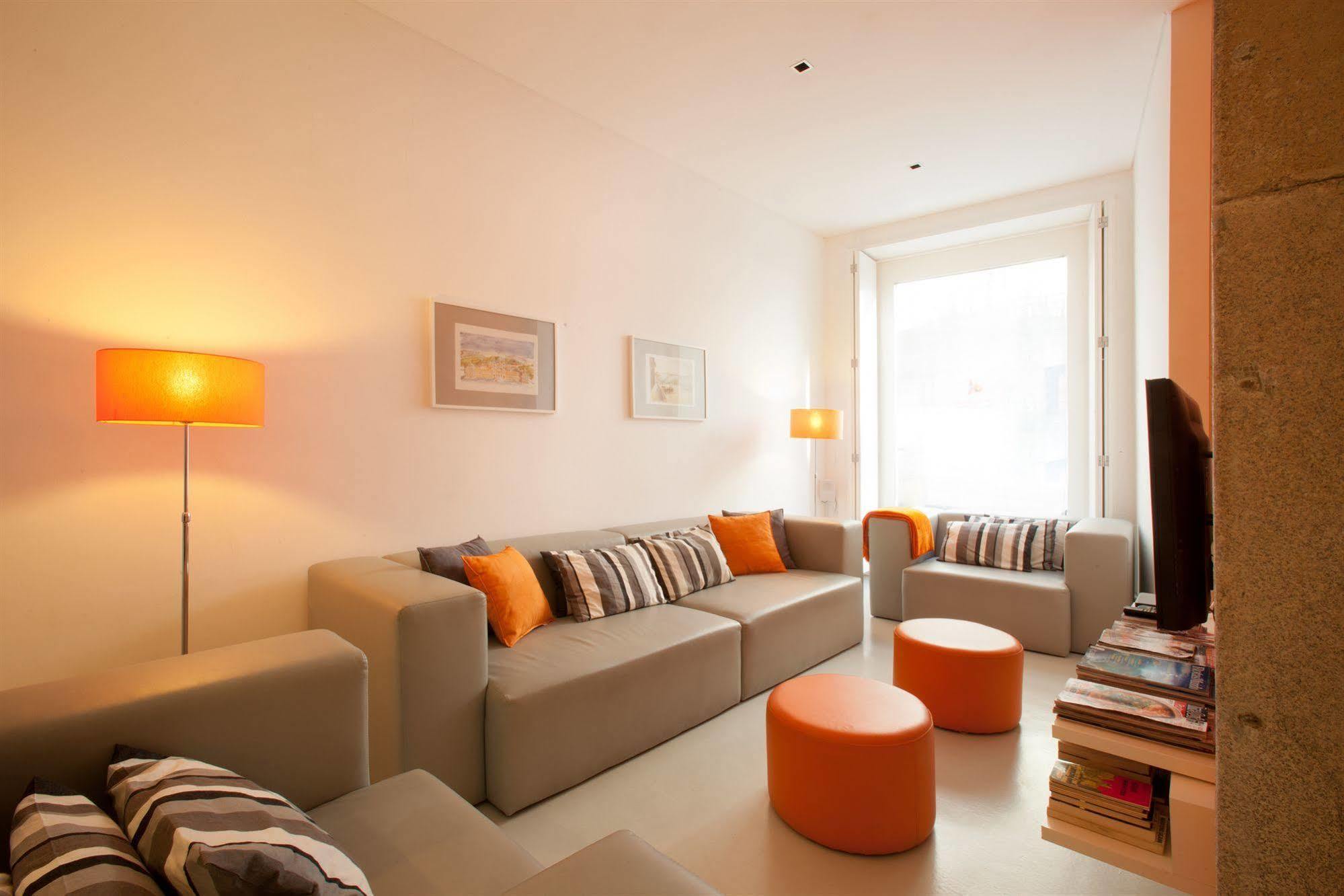 Lounge & By Host Wise Porto