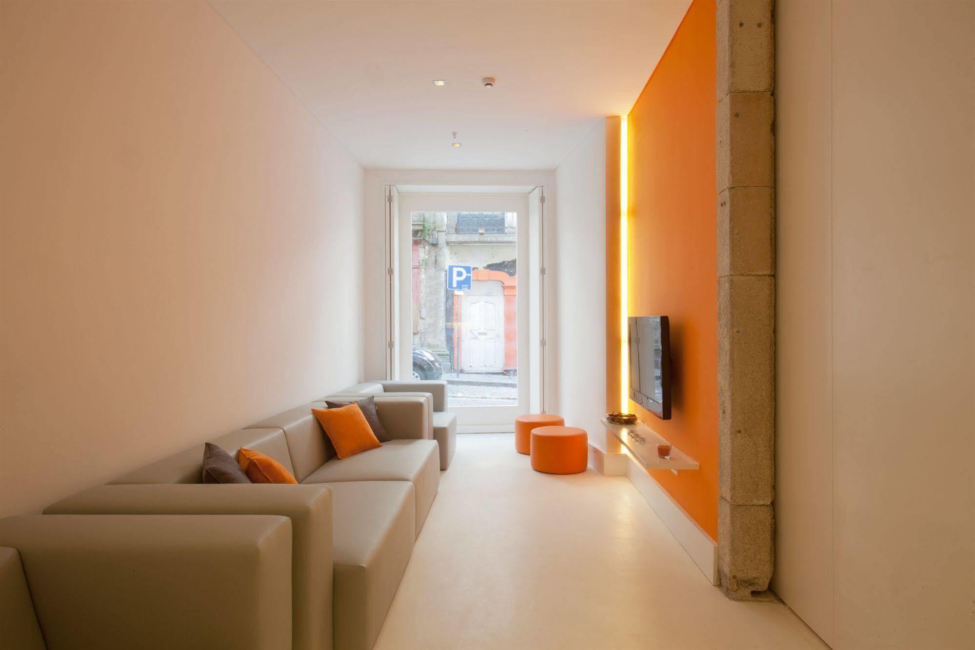 Lounge & By Host Wise Porto